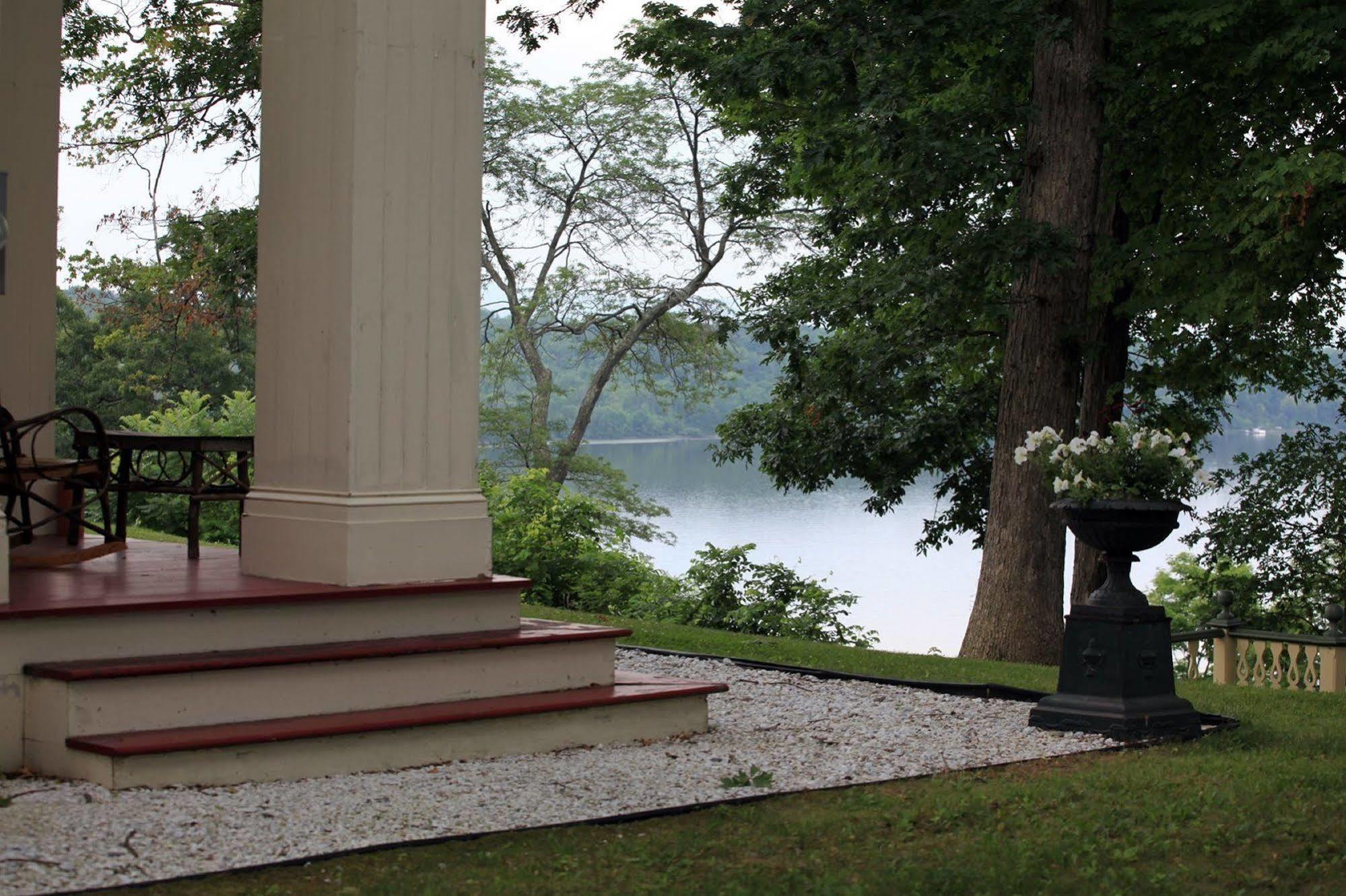 Oakcliff Bed And Breakfast Halfmoon 외부 사진